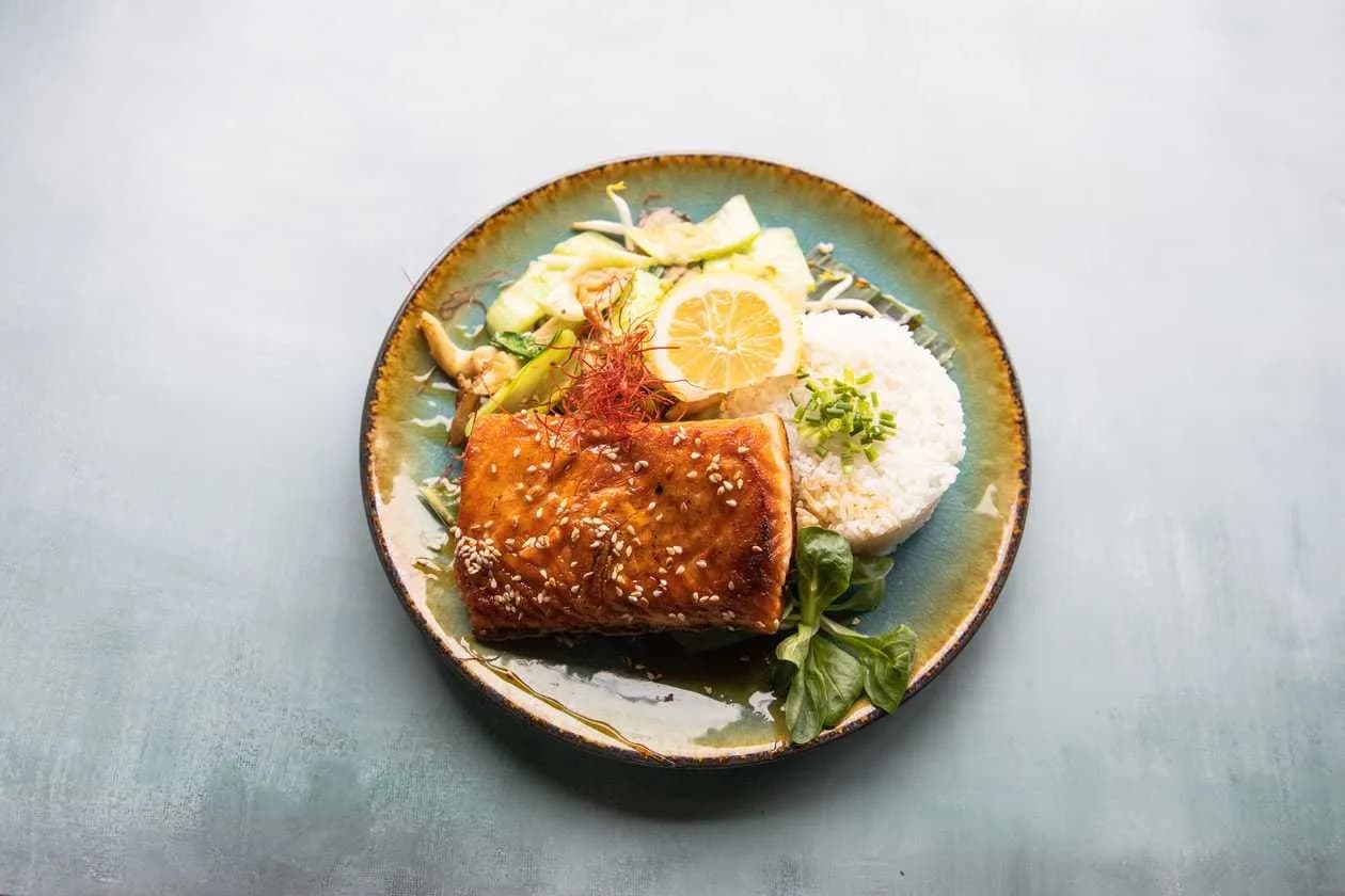 Salmon teriyaki with vegetables and rice
