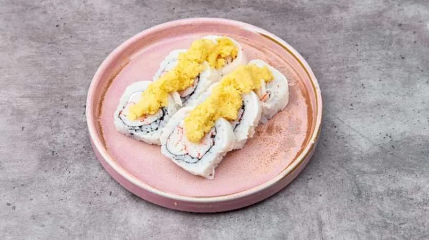 Hot rolls Paluszek krabowy, ryba maśłana