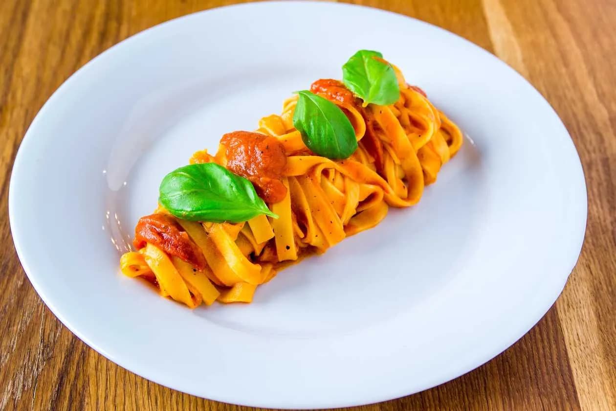 Tagliatelle Pomodoro Basilico
