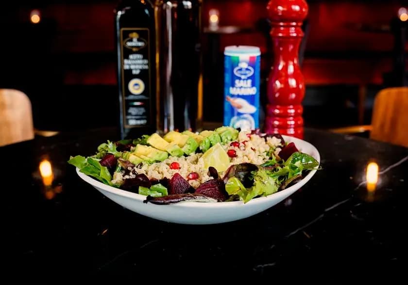 INSALATA QUINOA AVOCADO - dostawa