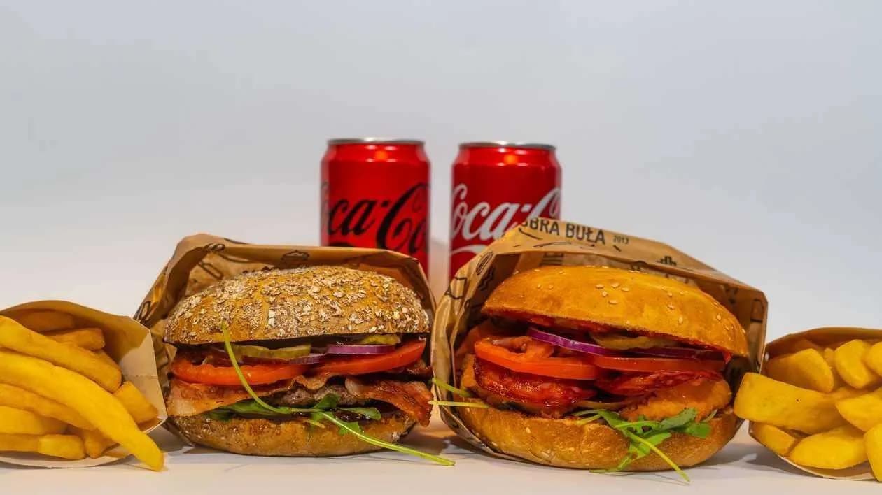 ZESTAW 2 x Burger + 2 x Frytki + 2 x Cola 0,33