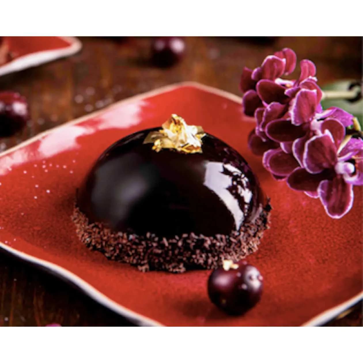 Chocolate mousse with cherries