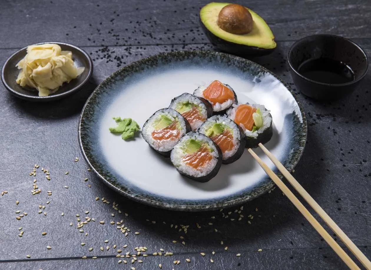 Futomaki Łosoś (6 sztuk)