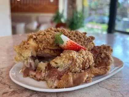 Drożdżówka Truskawka i Rabarbar