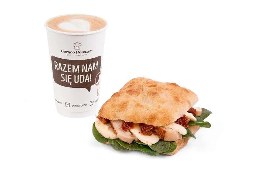 Foccacia z kurczakiem i mozzarellą + kawa