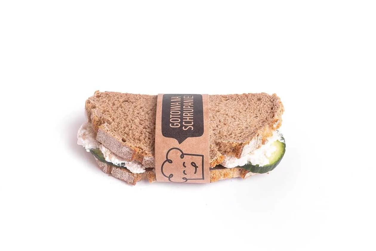 Kromka z twarożkiem i szczypiorkiem