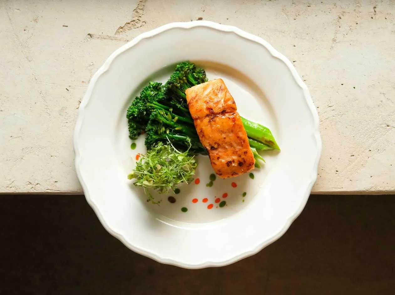 Łosoś z sosem kokosowym