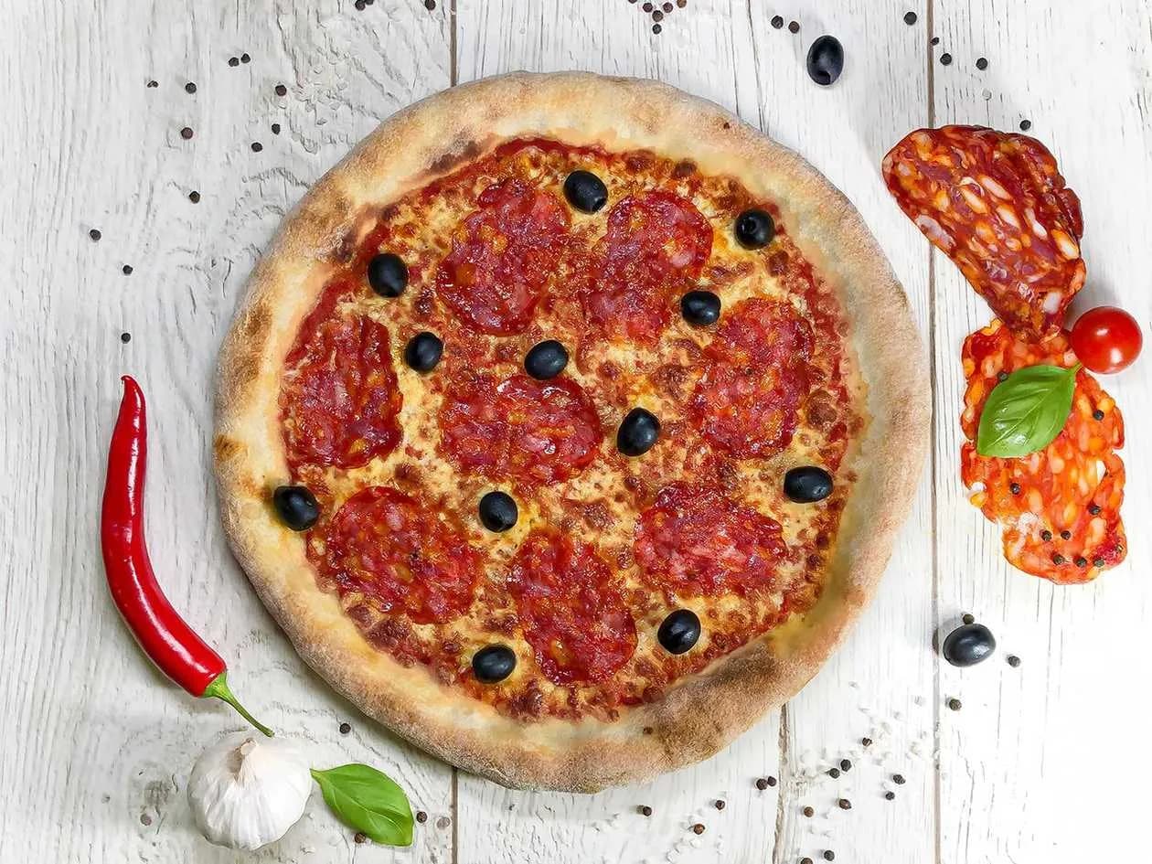 Pizza Salami Piccante (HOT)