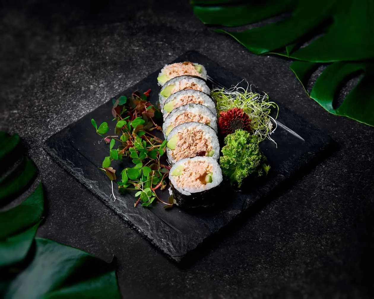 Baked Futomaki salmon, philadelphia, avocado, cucumber, lettuce