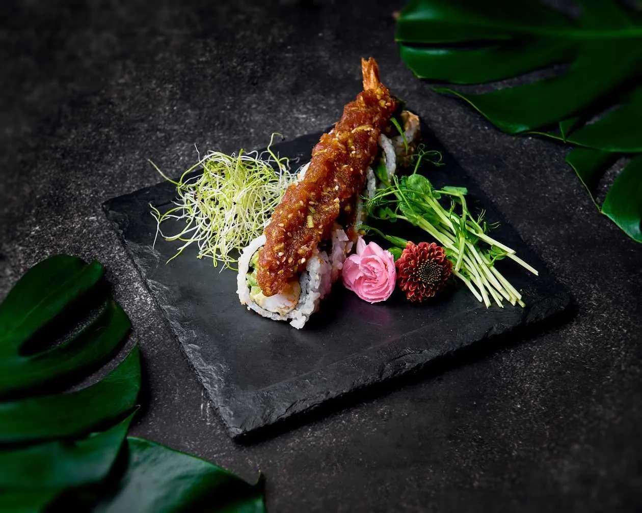 California Baked shrimp in tempura (wrapped with tuna tartare)