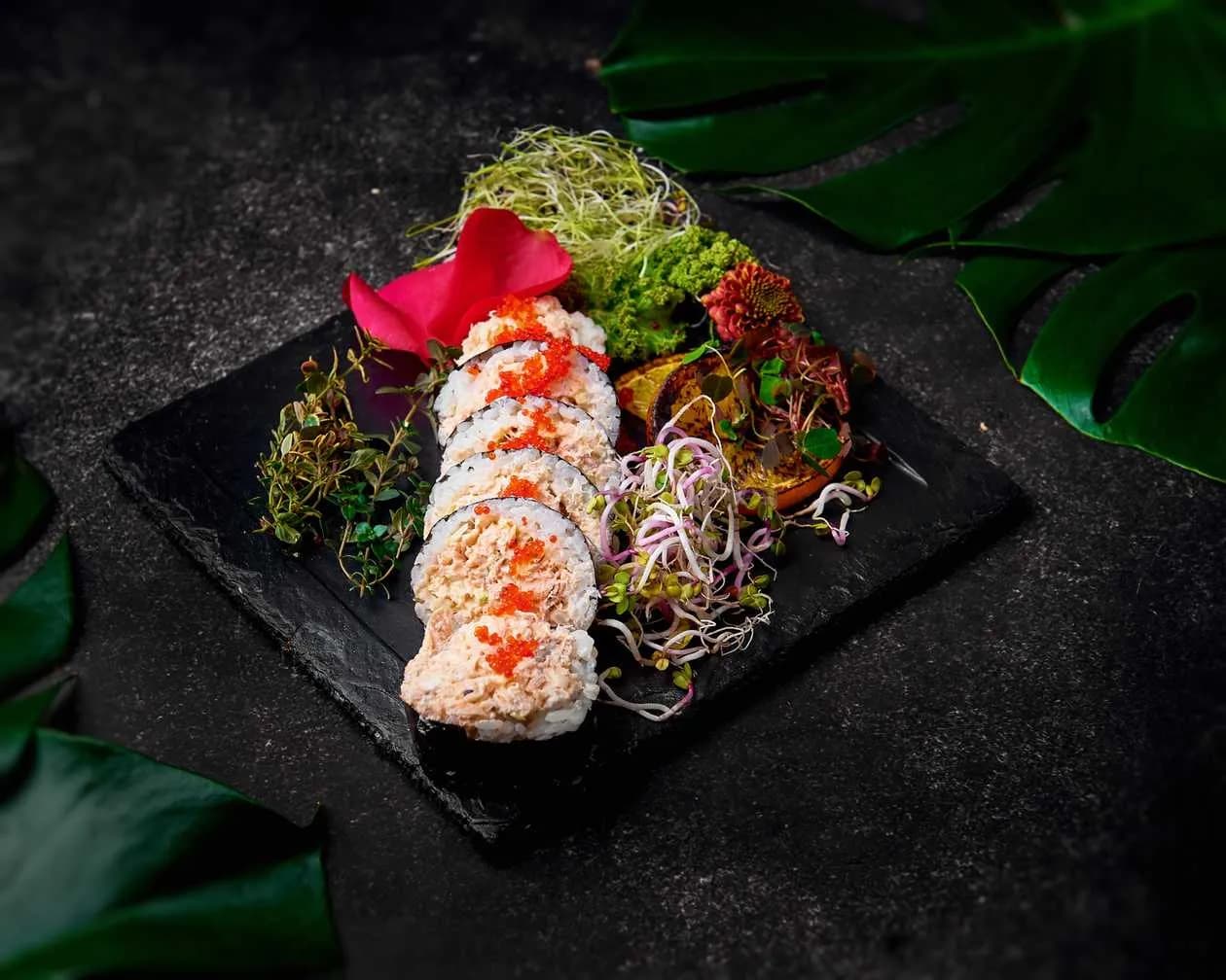 Baked Futomaki fish paste, lettuce