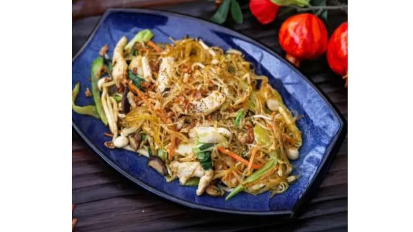 Makaron smażony z wołowiną