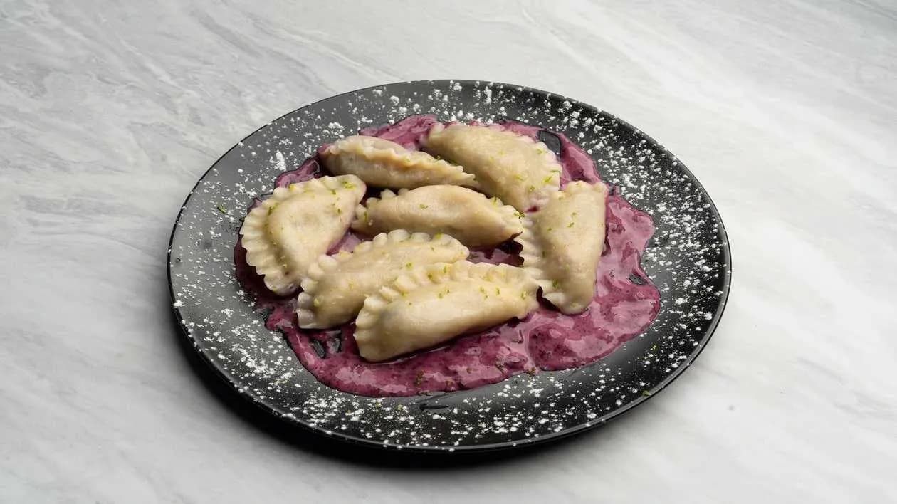 DUMPLINGS WITH BERRIES