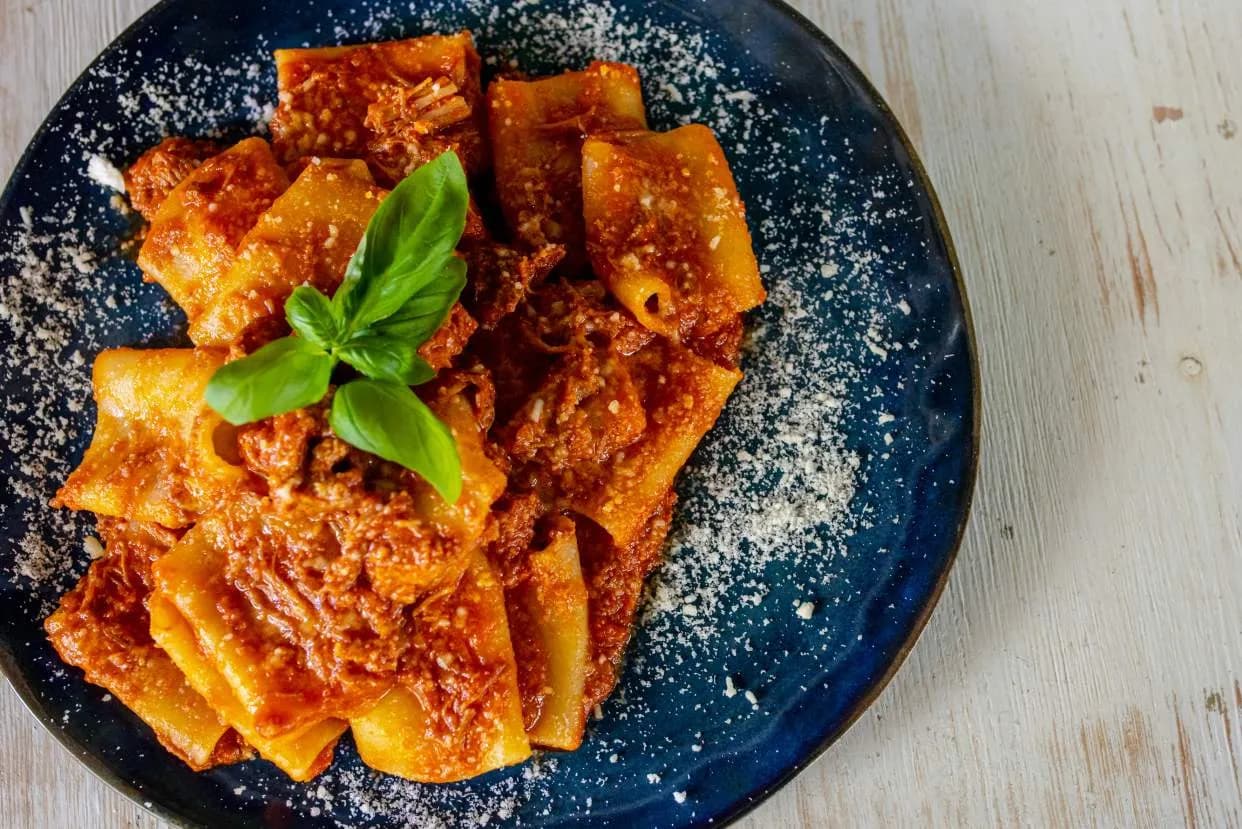 Paccheri Al Ragù Napoletano
