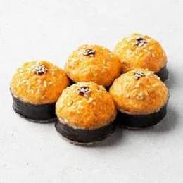 Mak Ayashi z łososiem