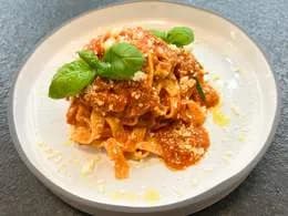 Penne/ tagliatelle al ragu di carne