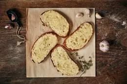 Pieczywo czosnkowe z serem
