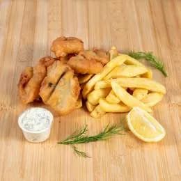 Fileciki rybne z frytkami i sosem tatarskim