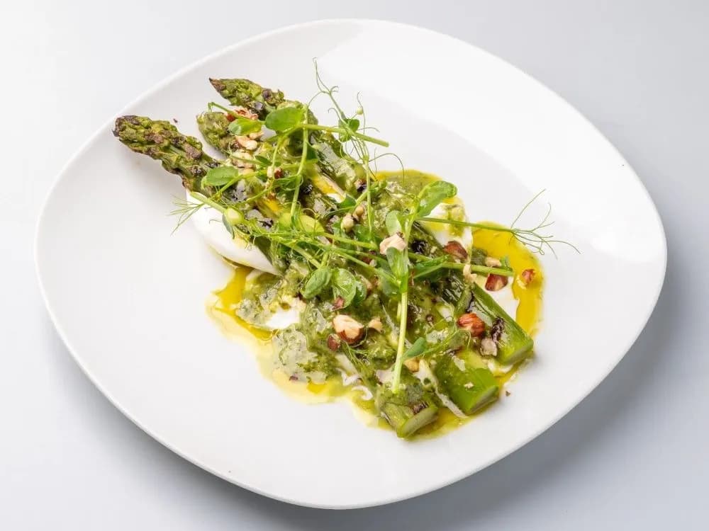 Szparagowy Raj z Burratą.