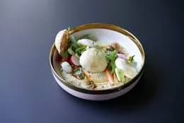 Gorące Chlebki Pita z Hummusem