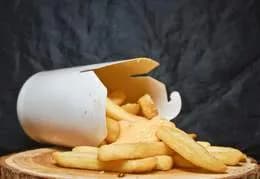 Frytki belgijskie z dipem serowym