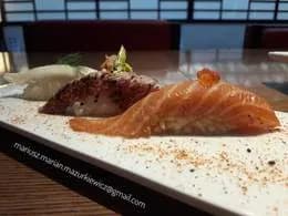 Nigiri Tatar z łososia w ogórku