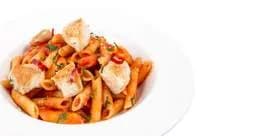 Makaron z grillowanym kurczakiem (pikantne)