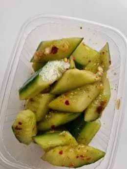 Pikantny ogórek z czosnkiem