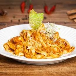 POMODORO PRAWNS TAGLIATELLE