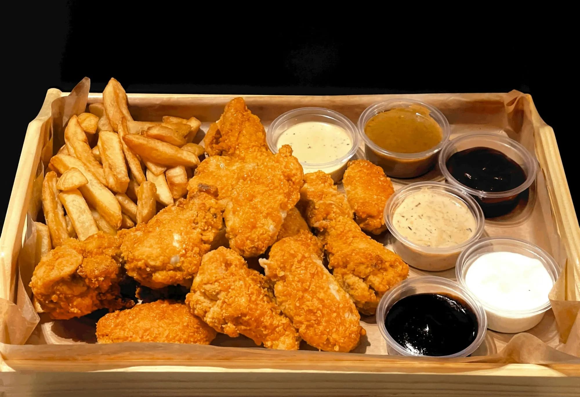 Kubełek Skrzydełek 5 szt. + frytki belgijskie 100g