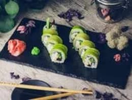 Ryba maślana z avocado na górze 8 szt