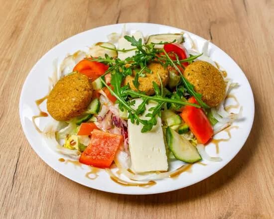 Salat mit Falafel