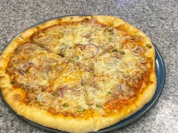 61. Pizza Tonno
