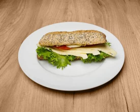 Belegt Brötchen mit Käse