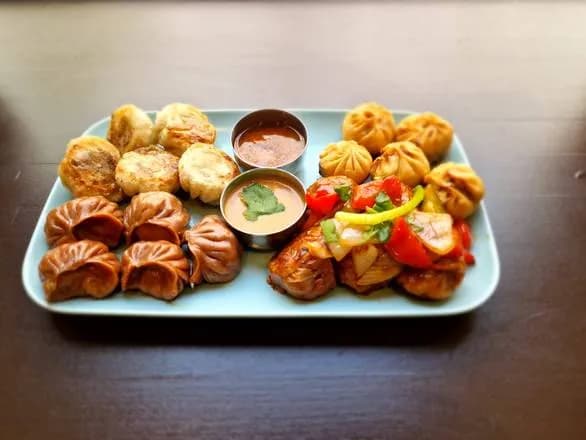 Talerz Pierożków Momo (20 sztuk)