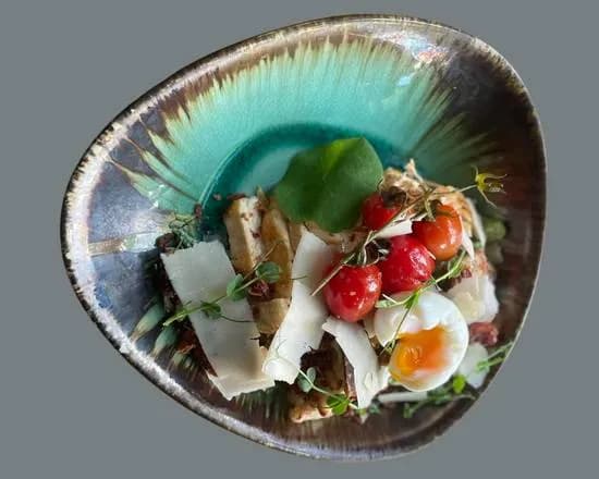 Keto Sałatka Cezar z kurczakiem