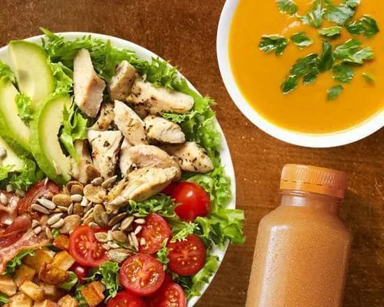 Sałatka Awokado Kurczak + Zupa + Sok