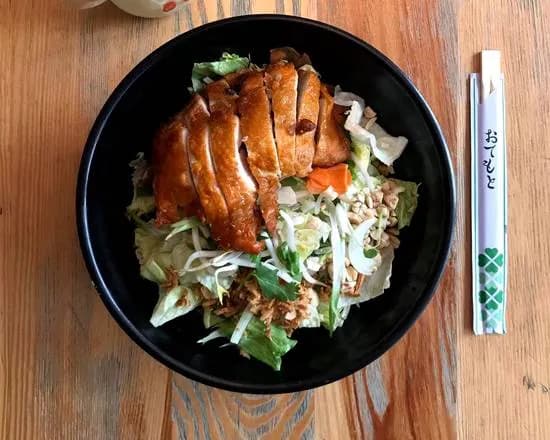 Sałatka z Grillowanym Kurczakiem