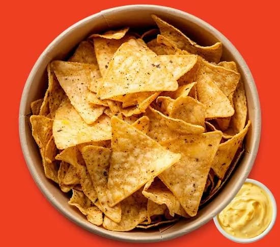 NACHOSY + DIP SEROWY