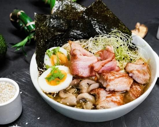 Wieprzowy Ramen z Boczkiem