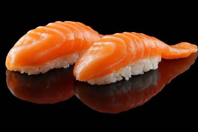Nigiri Łosoś (2 sztuki)