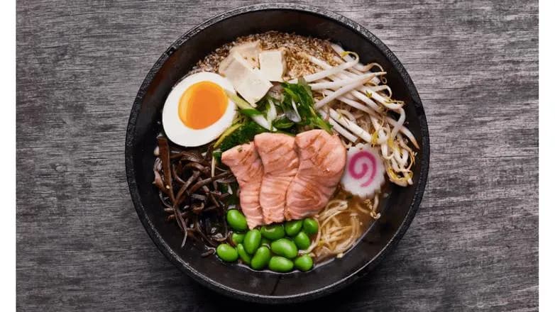 MISO RAMEN Z ŁOSOSIEM