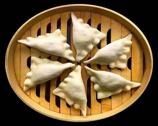 Pierożki z kurczakiem i serem (6 sztuk)