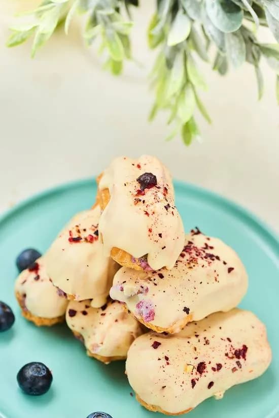 Eklerki mini jagodowe (ok. 300 g)