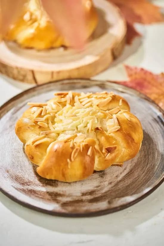 Drożdżówka z serem (1 sztuka)