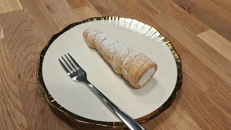 RURKA  z bezą włoską