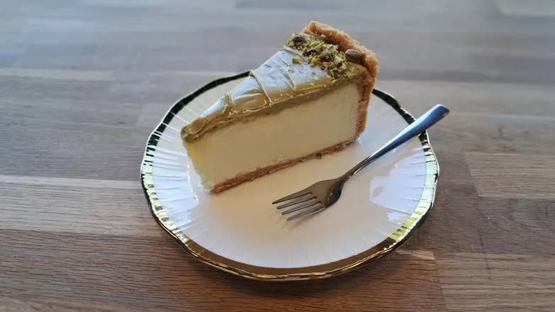 Sernik PISTACJOWY