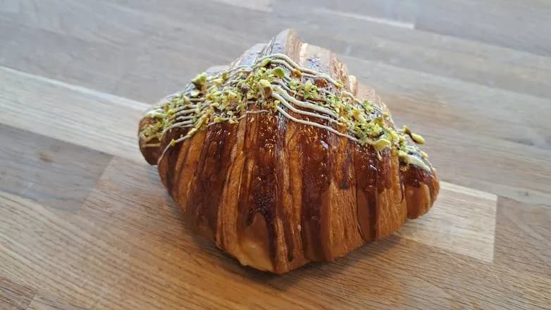 Croissant pistacjowy 140 g