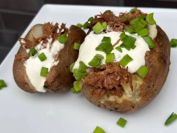 Baked potato  with  pulled beef