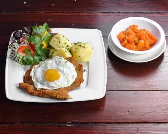 Sznycel Cielęcy z Jajkiem